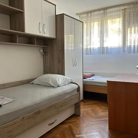 Spacious Family Free Parking Near Old Town Apartman