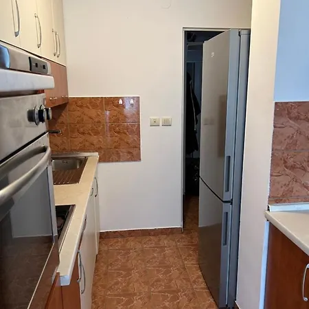 Spacious Family Free Parking Near Old Town Split