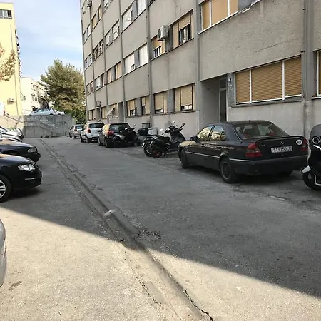 Spacious Family Free Parking Near Old Town Apartman