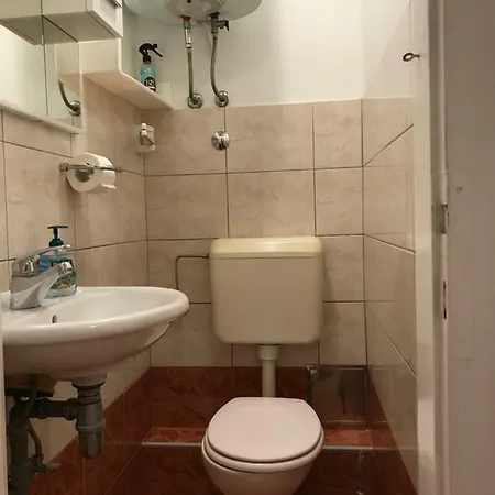Spacious Family Free Parking Near Old Town Apartman